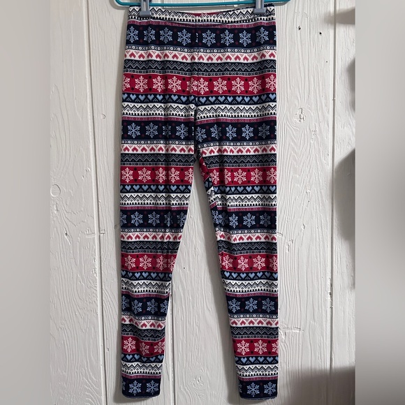 Cuddl Duds Other - Cuddl Duds Kids Leggings with Snowflake Pattern